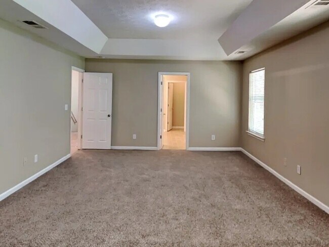 Building Photo - 4539 Parkway Cir