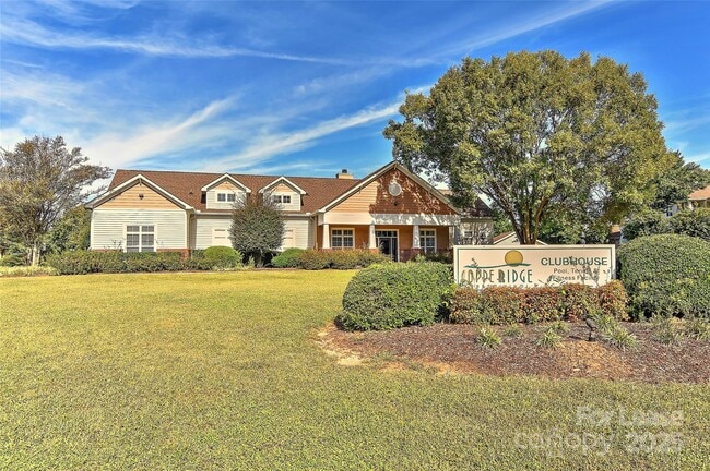 Building Photo - 17109 Red Feather Dr