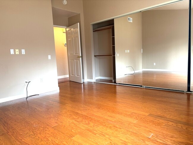 Building Photo - 267 S Wildwood