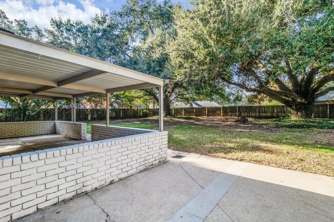 Building Photo - BEAUTIFUL HOME LOCATED ON TOLSON ROAD!