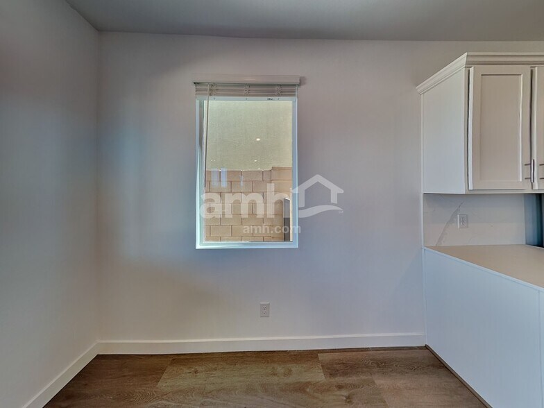 Building Photo - 6192 W Calle Lingo