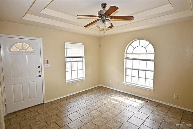 Building Photo - 17 West Dr