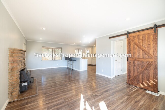 Building Photo - 252 Folsom Rd