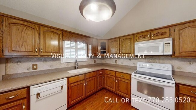 Building Photo - 28 Summerwind Dr