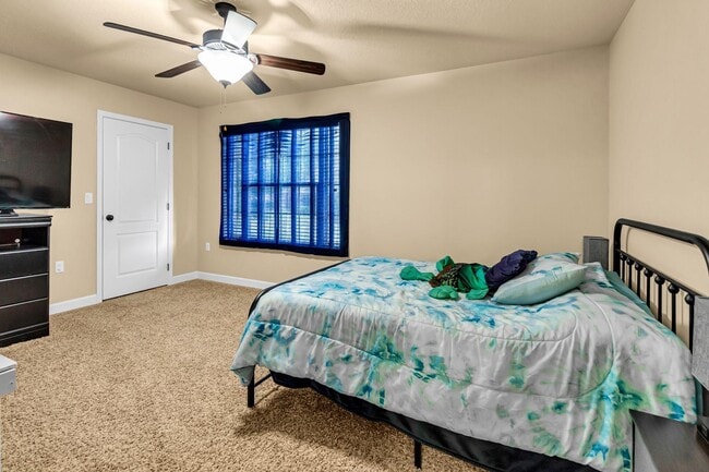 Building Photo - 4558 Hermosa Rd