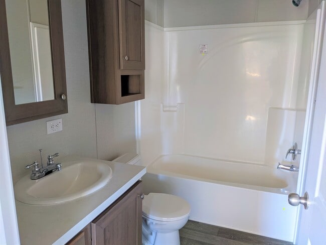 Building Photo - 3617 N Grand Ave E