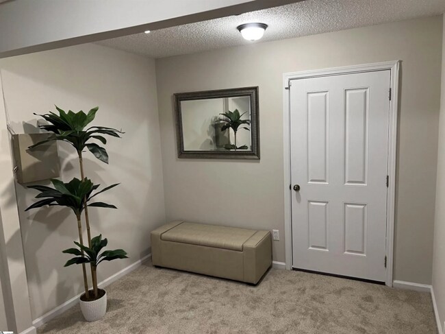 Building Photo - Charming 4/3 Home Downtown Greenville!