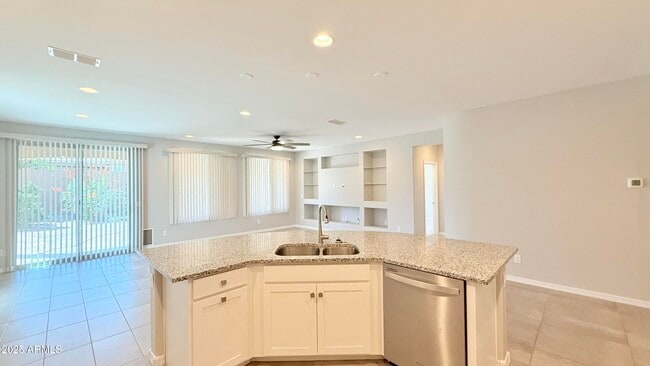 Building Photo - 25945 W Horsham Dr