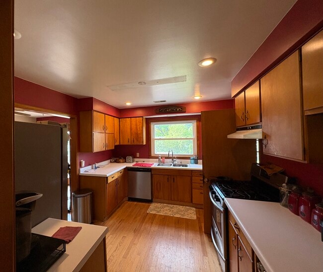 Building Photo - 706 Randall Ct
