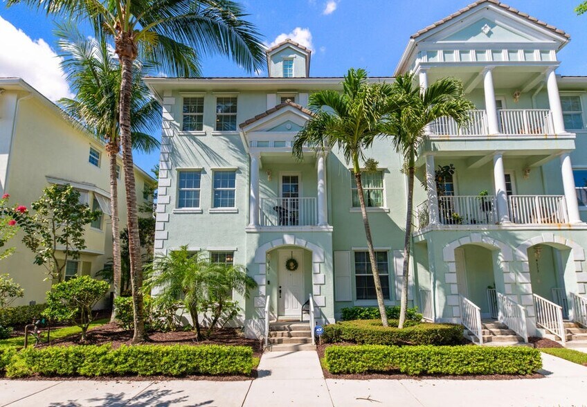 Exterior - 4321 Savannah Bay Pl