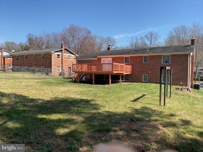 Building Photo - 6920 Groveton Dr