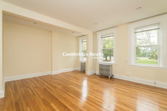 Building Photo - 286 Chestnut Hill Ave