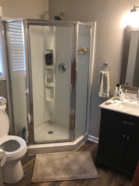 Building Photo - Walk to the Square or Campus! Location! Location! Location!