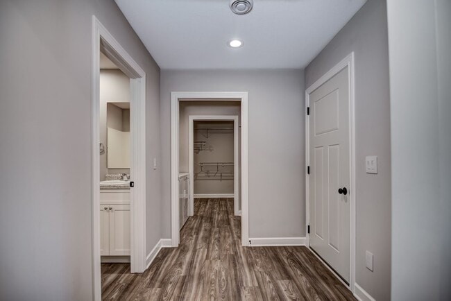 Building Photo - 1594 Gunston Dr