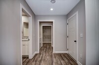 Building Photo - 3 Bedroom Town Home