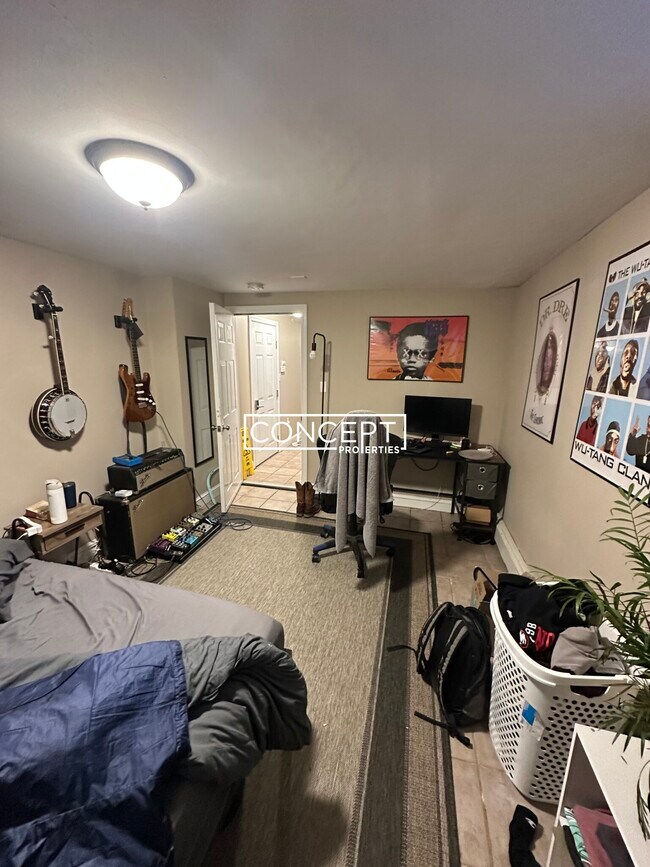 Building Photo - 6A Sunset St. Unit 1