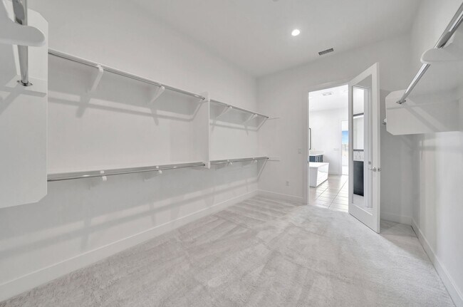 Building Photo - 30000 N Camino los Robles