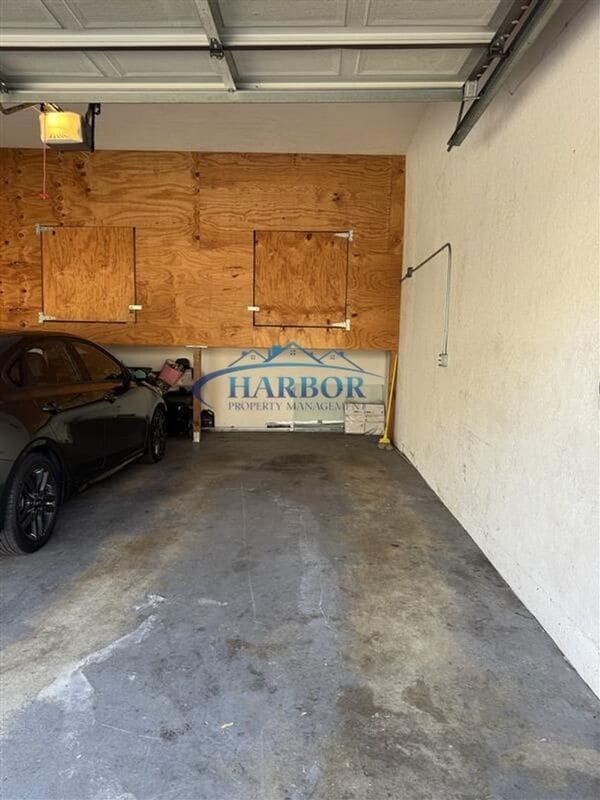 Building Photo - 820 W 1st St