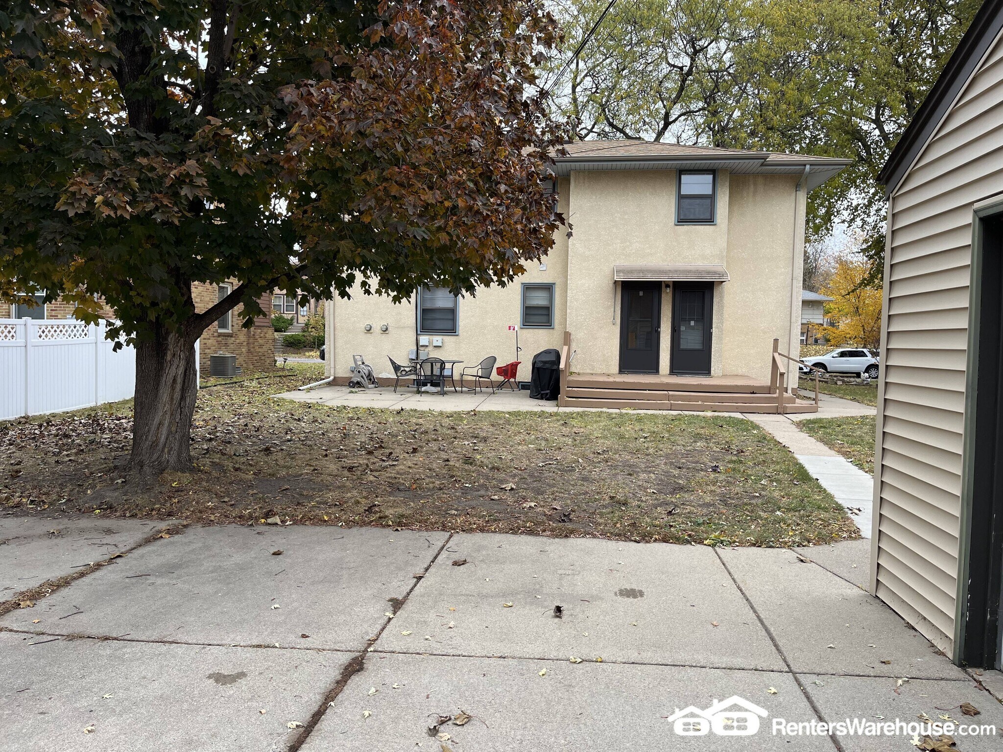 Building Photo - 24 16th Ave N