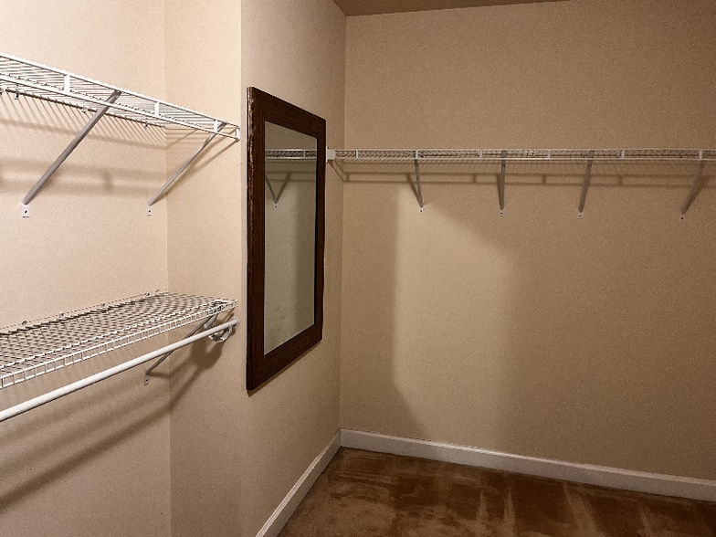 Building Photo - 378 English Oak Ln