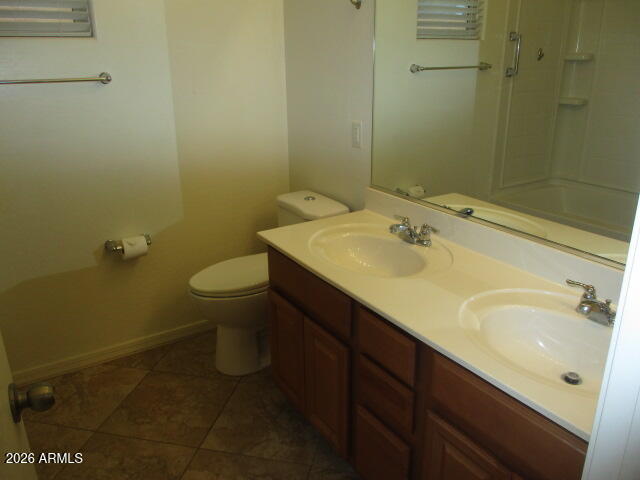 Building Photo - 2950 E Glenhaven Dr