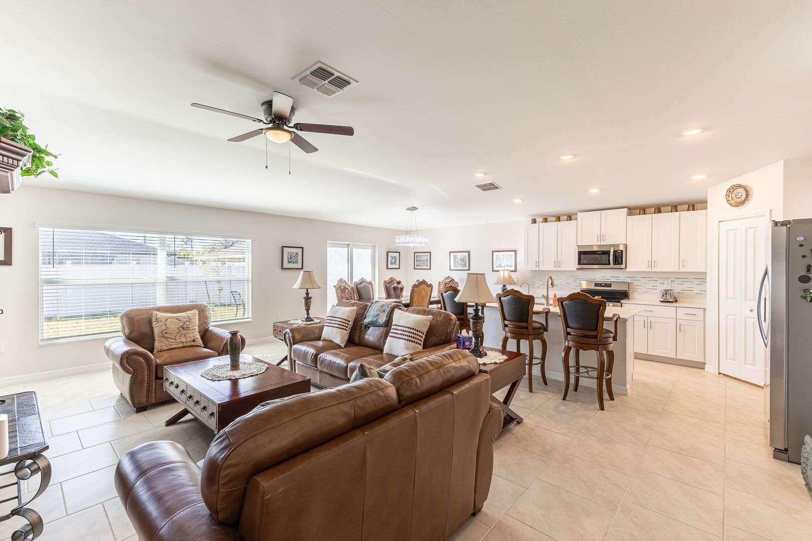 Building Photo - Move-In Ready 4-Bedroom Home with Modern Furnishings in Rotonda West