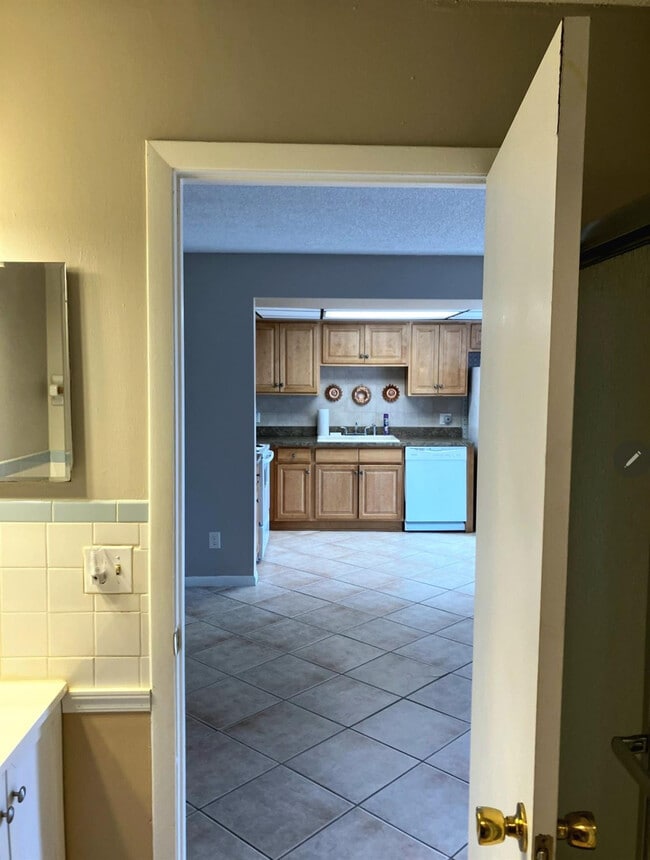 Building Photo - 5282 SE 43rd Trce