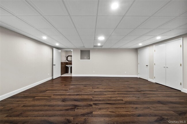 Building Photo - 1 Yale Dr