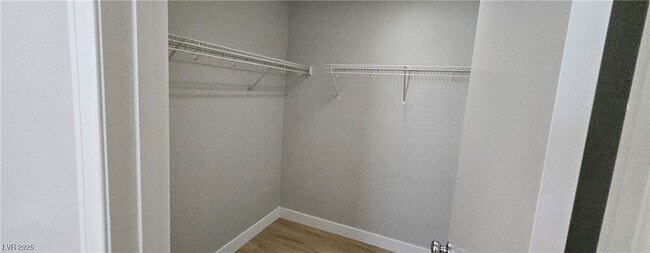 Building Photo - 395 Kensington Palace Ave