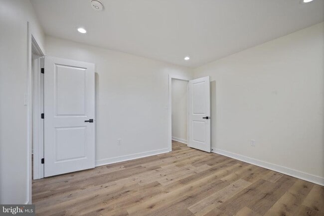 Building Photo - 555 S Marlyn Ave