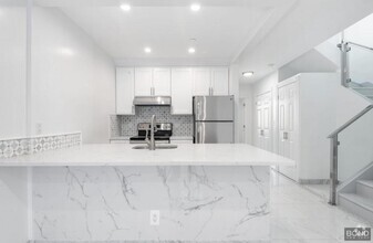 Building Photo - 4 bedroom in Brooklyn NY 11206