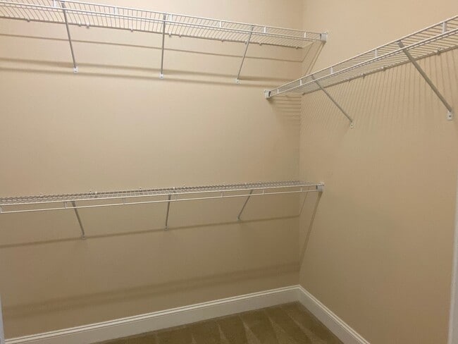 Building Photo - 3 Bedroom, 2 Bathroom One Level Townhome i...