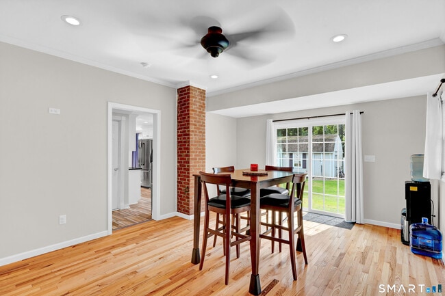 Building Photo - 75 Glenwood Dr