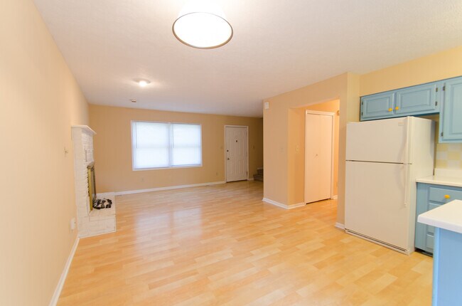 Building Photo - 1209 E Hunter Ave