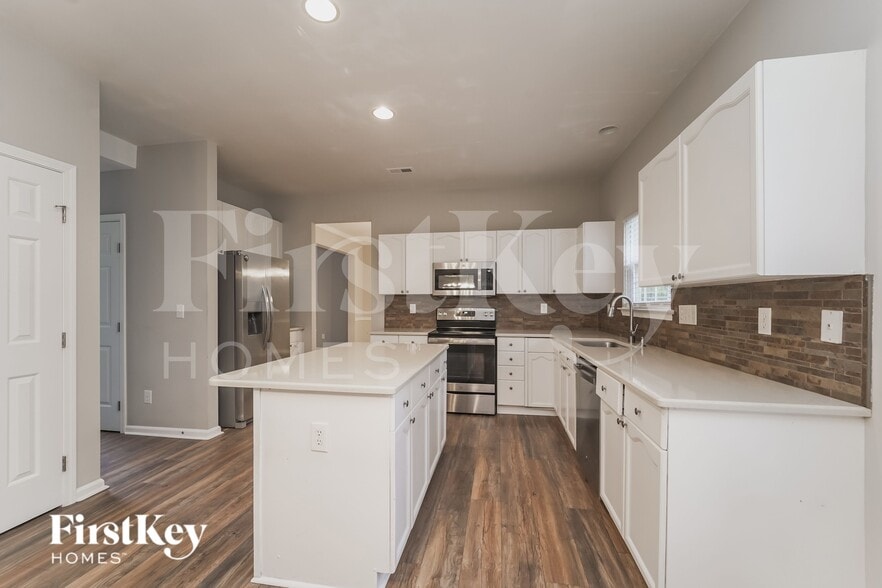 Building Photo - 13413 Edgetree Dr