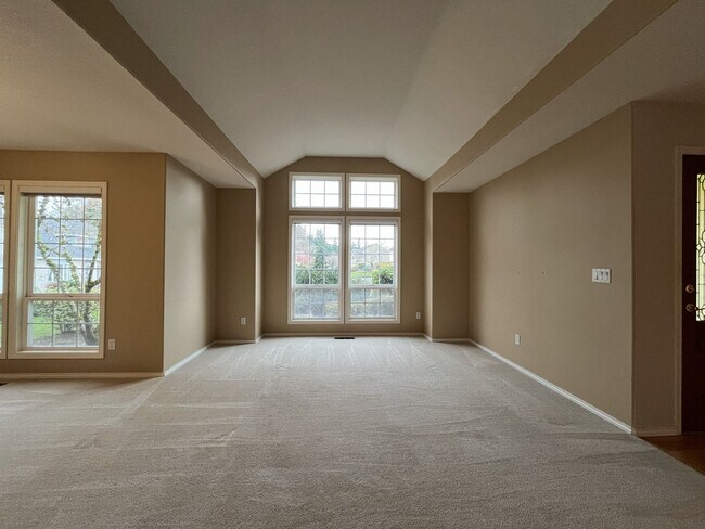 Building Photo - Elegant Home Offering Open Living Spaces, Spacious Primary Suite, and Nature-Inspired Yard