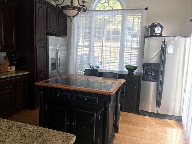 Building Photo - 113 Donnive Dr