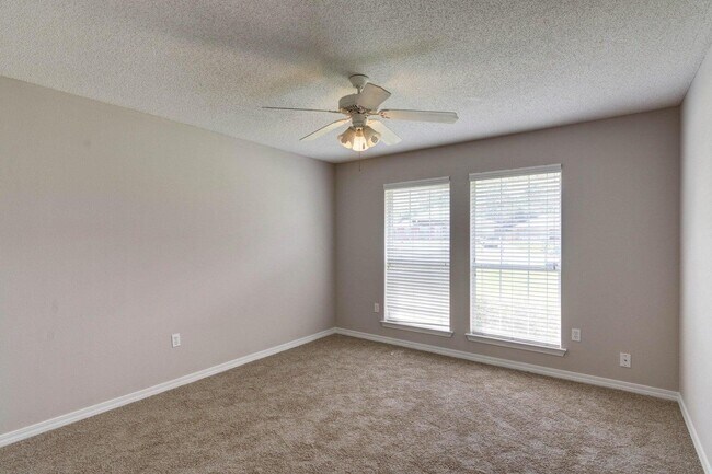 Building Photo - 2664 Shoni Dr