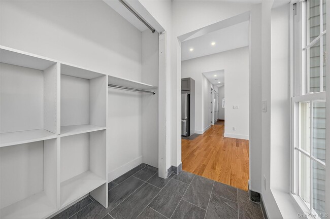 Building Photo - 19 Grandview Trail