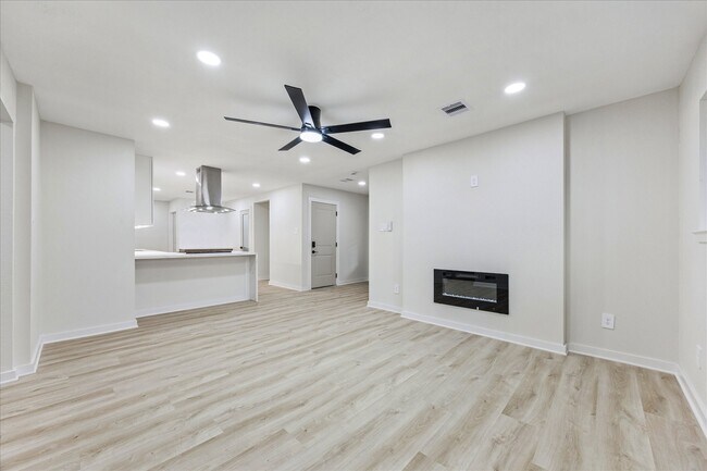 Building Photo - 9627 Vilven Ln