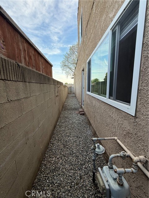 Building Photo - 605 Highlander Ave