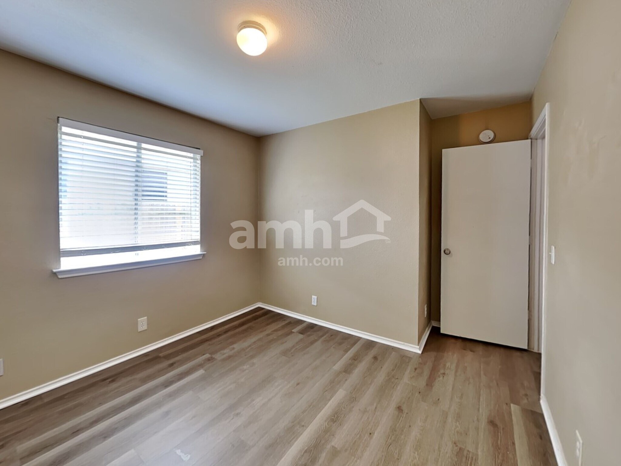 Building Photo - 255 Challenger