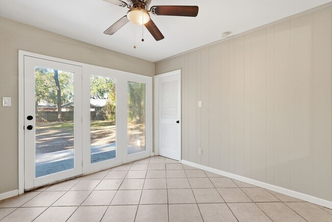 Building Photo - Ranch Home on Wilmington Island For Lease!