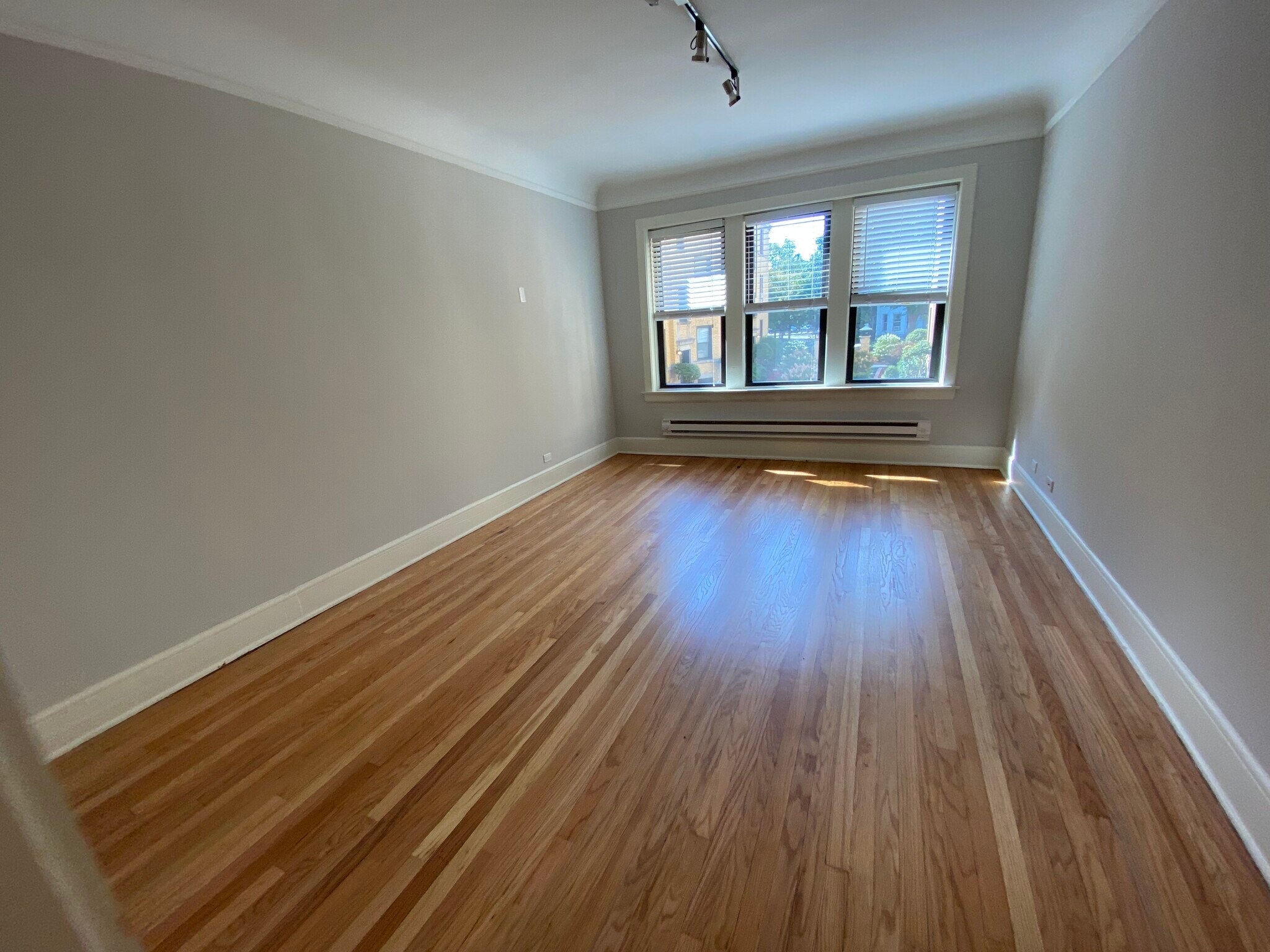 Building Photo - 2331 N Rockwell St