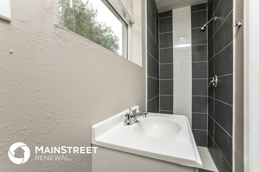 Building Photo - 19 Volusia Dr