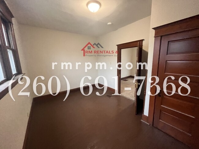 Building Photo - 439 E Taber St