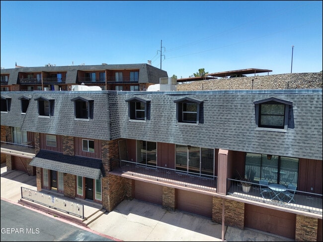 Building Photo - 4800 N Stanton St