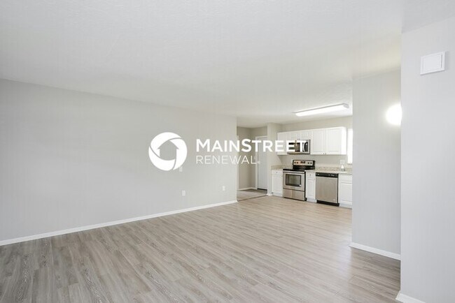 Building Photo - 3 Bedroom Pet-Friendly Home in Sarasota, FL with Main Street Renewal