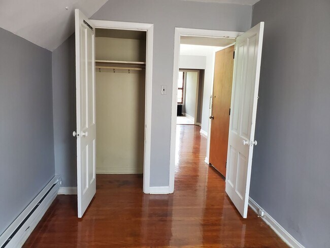 Building Photo - 436 W Marion St