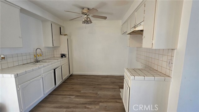 Building Photo - 3856 W 113th St